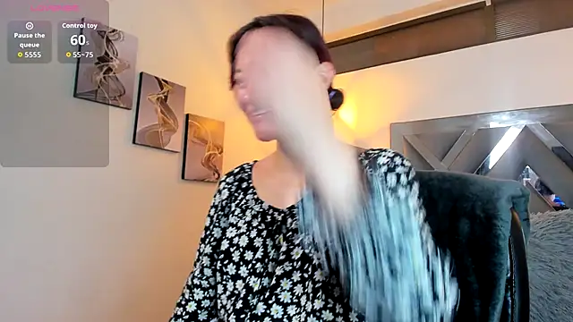 Candy Hott7 online show from 10/09/25, 08:40