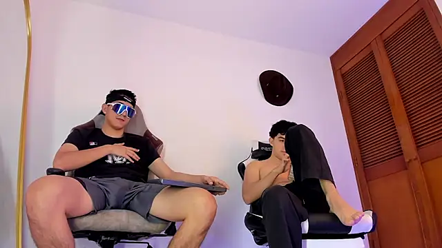 sotooliver3 online show from 11/13/25, 05:12