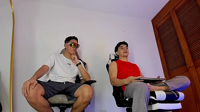 sotooliver3 online show from 02/10/26, 08:24