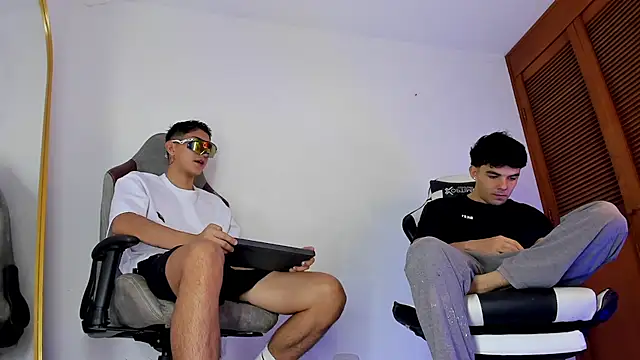 sotooliver3 online show from 03/03/26, 08:59