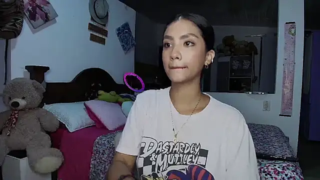 mia yireth online show from 09/20/25, 12:22