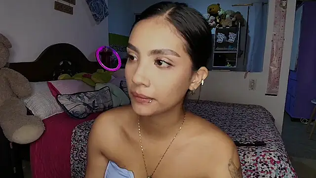 mia yireth online show from 09/22/25, 01:18