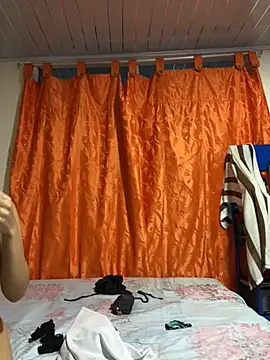 Snapshot of Nezuko-uWux chatting on 10/31/25, 10:55 Nezuko-uWux online show from 10/31/25, 10:55