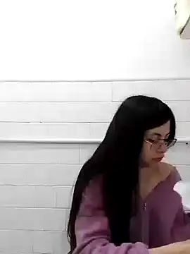 Snapshot of Kylie_Rivers chatting on 10/03/25, 11:07 Kylie Rivers online show from 10/03/25, 11:07