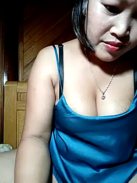 maycuc123 online show from 10/14/25, 06:36