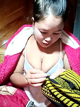 maycuc123 online show from 11/26/25, 01:50