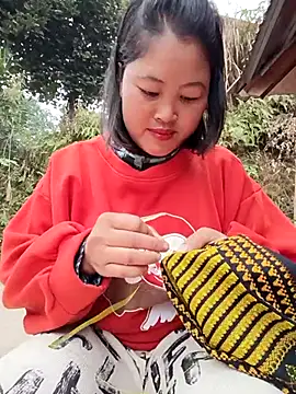 maycuc123 online show from 12/16/25, 01:43