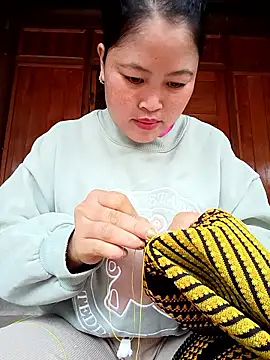 maycuc123 online show from 01/10/26, 01:40