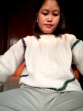 maycuc123 online show from 01/13/26, 01:55