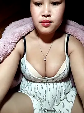 maycuc123 online show from 01/14/26, 12:49