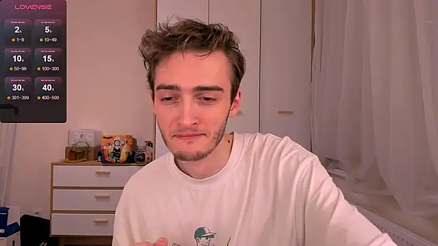 Snapshot of spider____man chatting on 11/26/25, 05:03 spider man online show from 11/26/25, 05:03