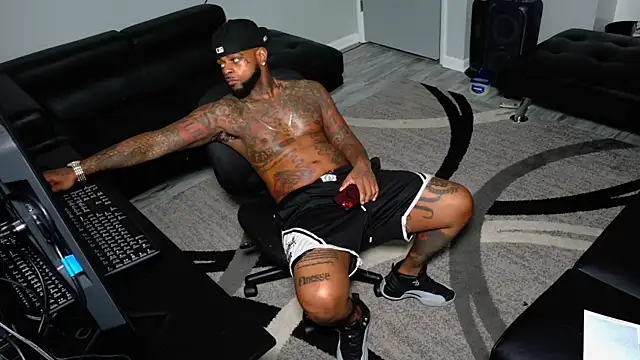 SLANGONDEMHOES online show from 02/06/26, 01:03