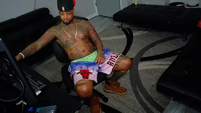 SLANGONDEMHOES online show from 04/04/26, 01:19