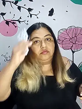 Snapshot of curvy_diva_ chatting on 09/15/25, 11:10 curvy diva online show from 09/15/25, 11:10