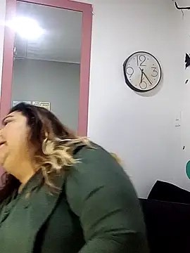 Snapshot of curvy_diva_ chatting on 09/16/25, 11:11 curvy diva online show from 09/16/25, 11:11