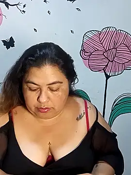 Snapshot of curvy_diva_ chatting on 10/08/25, 09:29 curvy diva online show from 10/08/25, 09:29