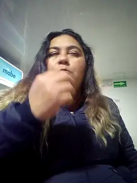 Snapshot of curvy_diva_ chatting on 10/17/25, 11:07 curvy diva online show from 10/17/25, 11:07