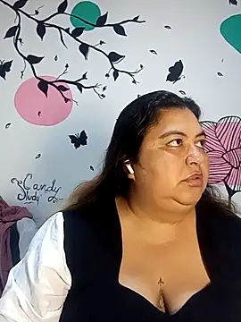 Snapshot of curvy_diva_ chatting on 10/21/25, 11:11 curvy diva online show from 10/21/25, 11:11