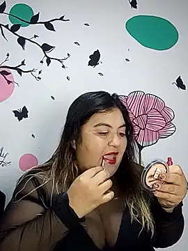 Snapshot of curvy_diva_ chatting on 10/22/25, 11:21 curvy diva online show from 10/22/25, 11:21