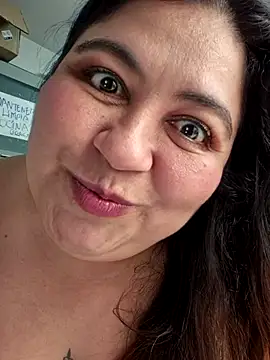 Snapshot of curvy_diva_ chatting on 10/23/25, 01:54 curvy diva online show from 10/23/25, 01:54