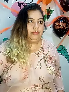 Snapshot of curvy_diva_ chatting on 10/28/25, 01:14 curvy diva online show from 10/28/25, 01:14