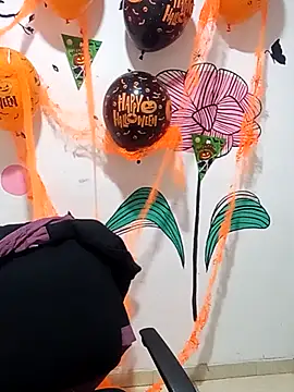 Snapshot of curvy_diva_ chatting on 10/31/25, 11:11 curvy diva online show from 10/31/25, 11:11