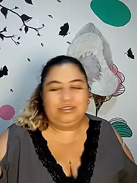 Snapshot of curvy_diva_ chatting on 12/01/25, 09:58 curvy diva online show from 12/01/25, 09:58