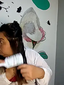 Snapshot of curvy_diva_ chatting on 12/16/25, 09:25 curvy diva online show from 12/16/25, 09:25