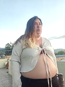 Snapshot of curvy_diva_ chatting on 12/16/25, 10:37 curvy diva online show from 12/16/25, 10:37