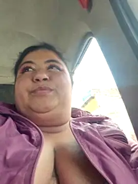 Snapshot of curvy_diva_ chatting on 12/18/25, 06:03 curvy diva online show from 12/18/25, 06:03