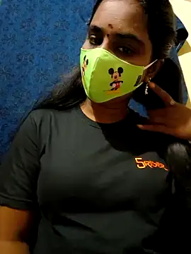 mini-queen online show from 10/03/25, 04:26