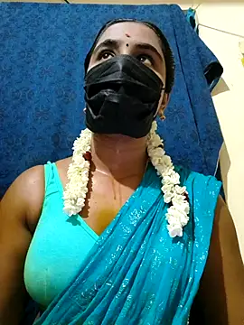 mini-queen online show from 10/06/25, 01:19