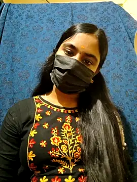 mini-queen online show from 12/20/25, 03:30