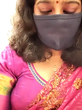 Snapshot of saritha29 chatting on 10/05/25, 04:38 saritha29 online show from 10/05/25, 04:38