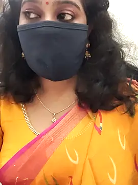 Snapshot of saritha29 chatting on 10/14/25, 04:52 saritha29 online show from 10/14/25, 04:52