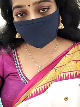 Snapshot of saritha29 chatting on 10/31/25, 05:14 saritha29 online show from 10/31/25, 05:14