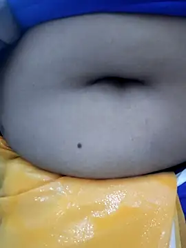 Snapshot of saritha29 chatting on 11/22/25, 05:12 saritha29 online show from 11/22/25, 05:12