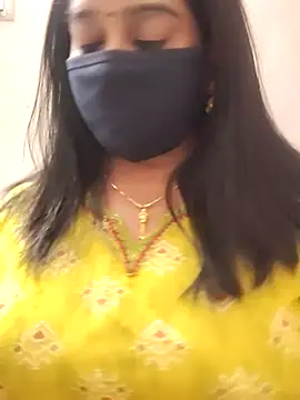 Snapshot of saritha29 chatting on 11/25/25, 05:24 saritha29 online show from 11/25/25, 05:24