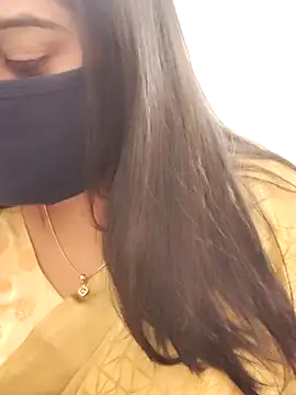 Snapshot of saritha29 chatting on 12/14/25, 05:07 saritha29 online show from 12/14/25, 05:07