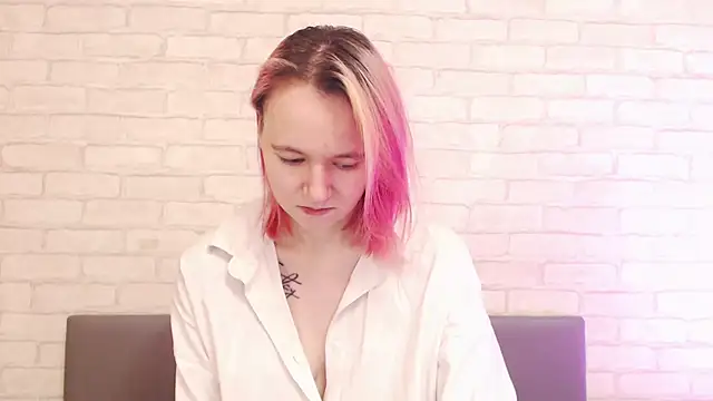 Ericha Stone online show from 12/14/25, 01:55