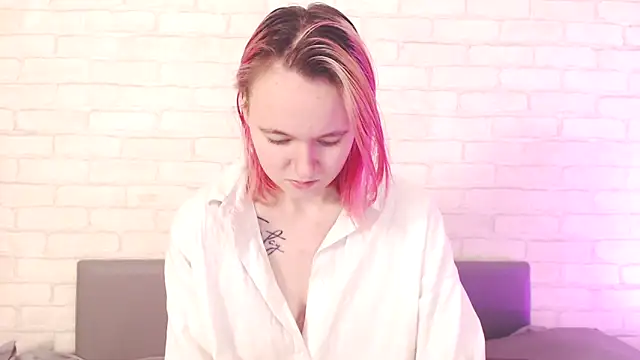 Ericha Stone online show from 12/16/25, 01:32