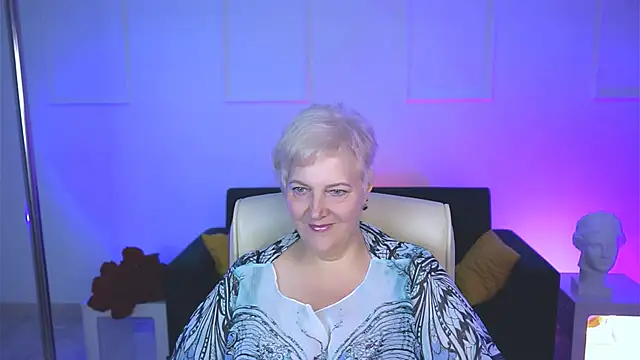 Snapshot of MaryMogan chatting on 09/11/25, 08:36 MaryMogan online show from 09/11/25, 08:36