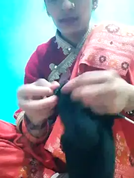 Snapshot of Pahadi_couple chatting on 10/14/25, 04:57 Pahadi couple online show from 10/14/25, 04:57