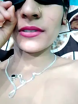 Snapshot of Pahadi_couple chatting on 10/17/25, 04:48 Pahadi couple online show from 10/17/25, 04:48