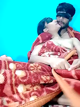 Snapshot of Pahadi_couple chatting on 10/18/25, 05:25 Pahadi couple online show from 10/18/25, 05:25