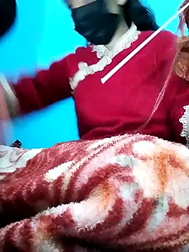 Snapshot of Pahadi_couple chatting on 10/25/25, 03:29 Pahadi couple online show from 10/25/25, 03:29