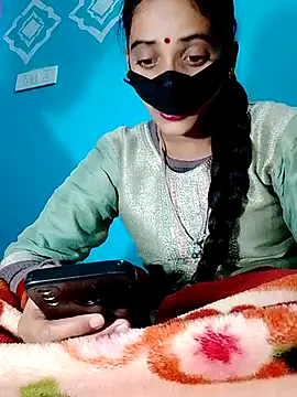 Snapshot of Pahadi_couple chatting on 11/10/25, 05:17 Pahadi couple online show from 11/10/25, 05:17