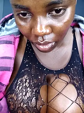 Snapshot of TheSpiceyQueen chatting on 10/29/25, 08:27 TheSpiceyQueen online show from 10/29/25, 08:27