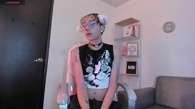 Snapshot of Angeel_of_lust chatting on 11/09/25, 04:33 Angeel of lust online show from 11/09/25, 04:33