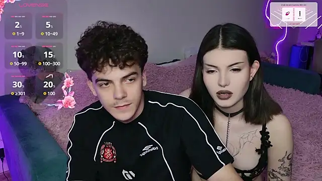 Snapshot of Alice18James chatting on 10/05/25, 03:10 Alice18James online show from 10/05/25, 03:10